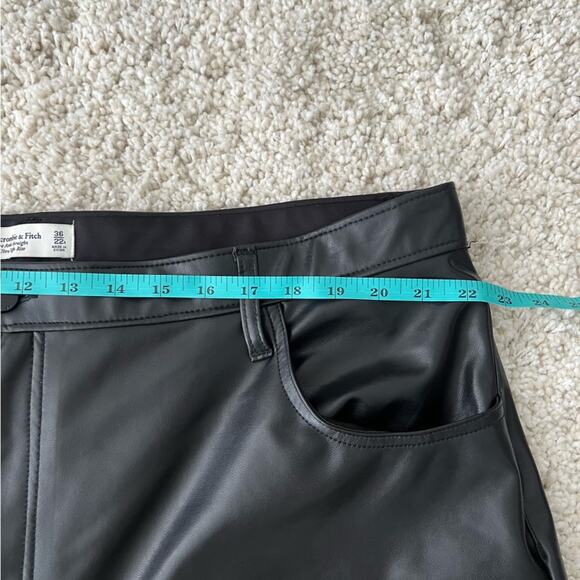 Abercrombie & Fitch Curve Love Ankle Straight Ultra High Rise Faux Leather Pants - Picture 6 of 8